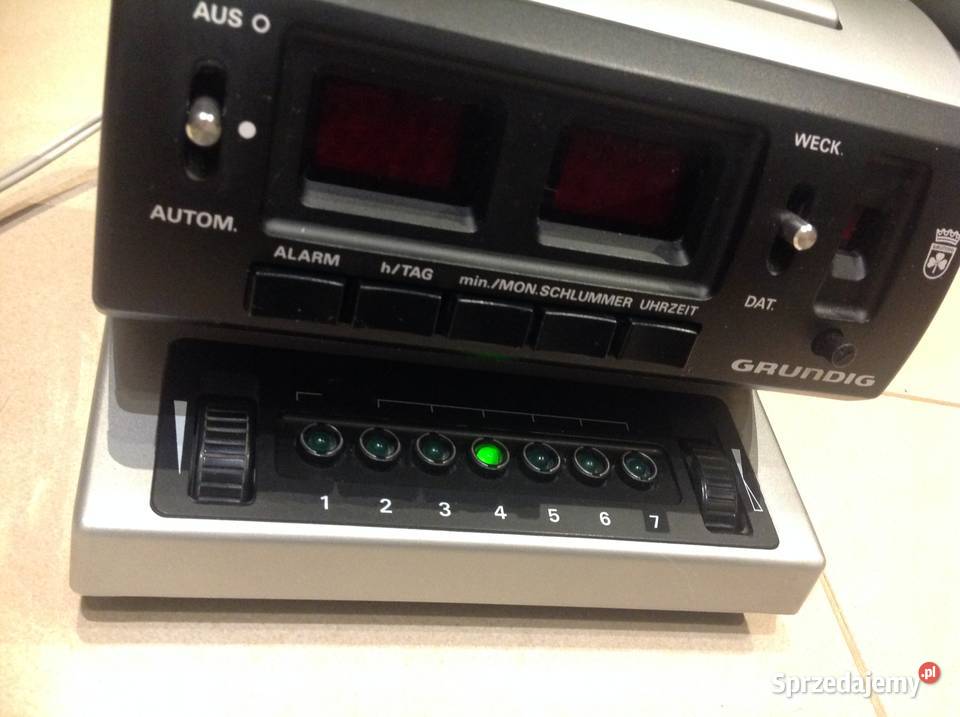 Stare Radio GRUNDIG Sono Clock 550 z papierami Nowa Sól