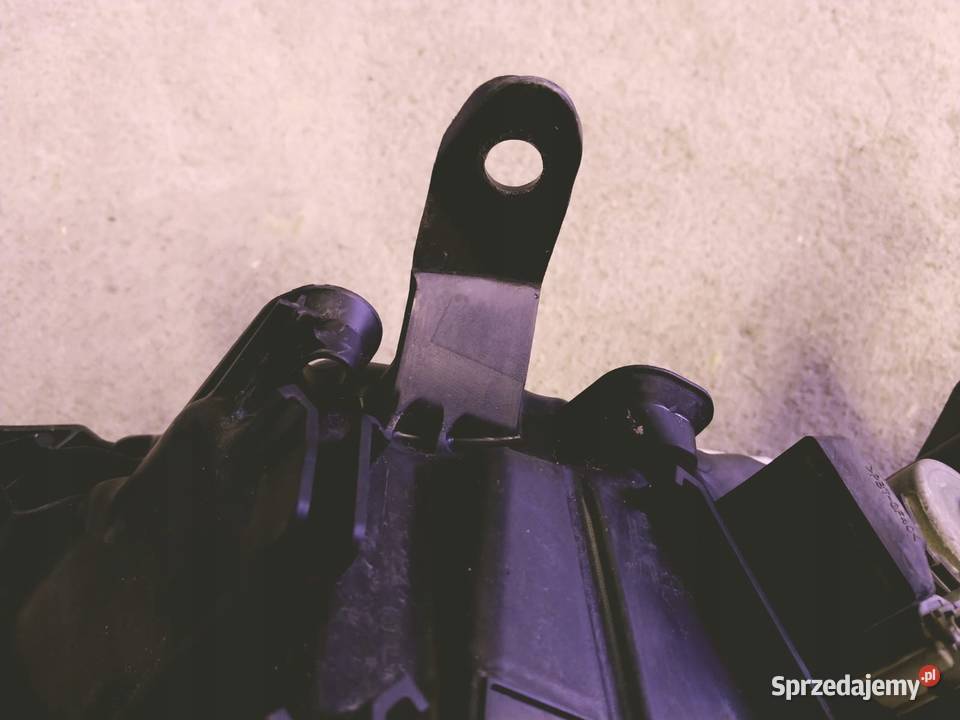 TOYOTA LAND CRUISER PRADO 150 18 LAMPA PRAWY