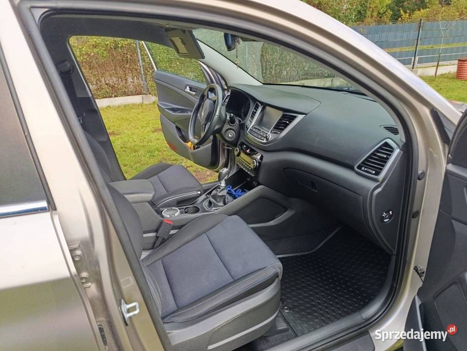 Hyundai Tucson 16 136 PREMIUM radio sprzedam