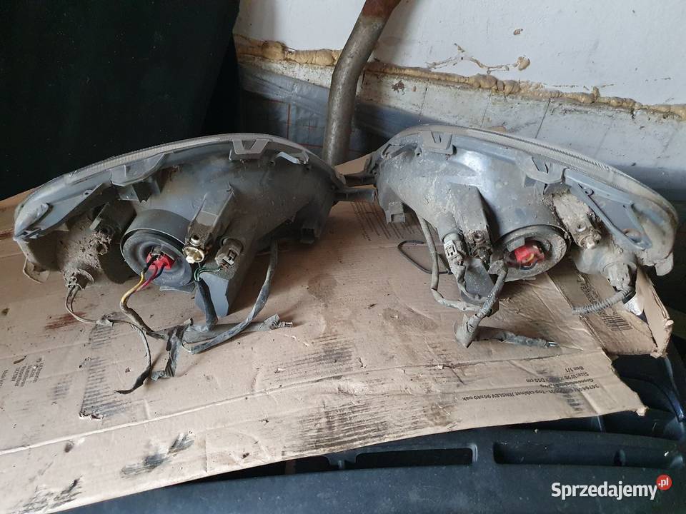Reflektory lampy przód toyota Yaris p1 Braniewo