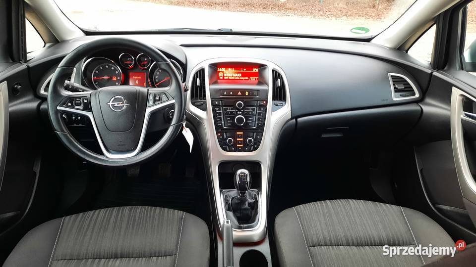 Opel Astra Sports Tourer 14 16V Turbo benzyna
