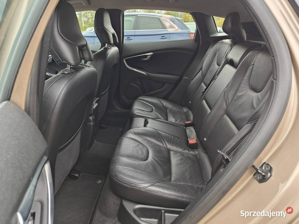 Volvo V40 II 2012 ABS