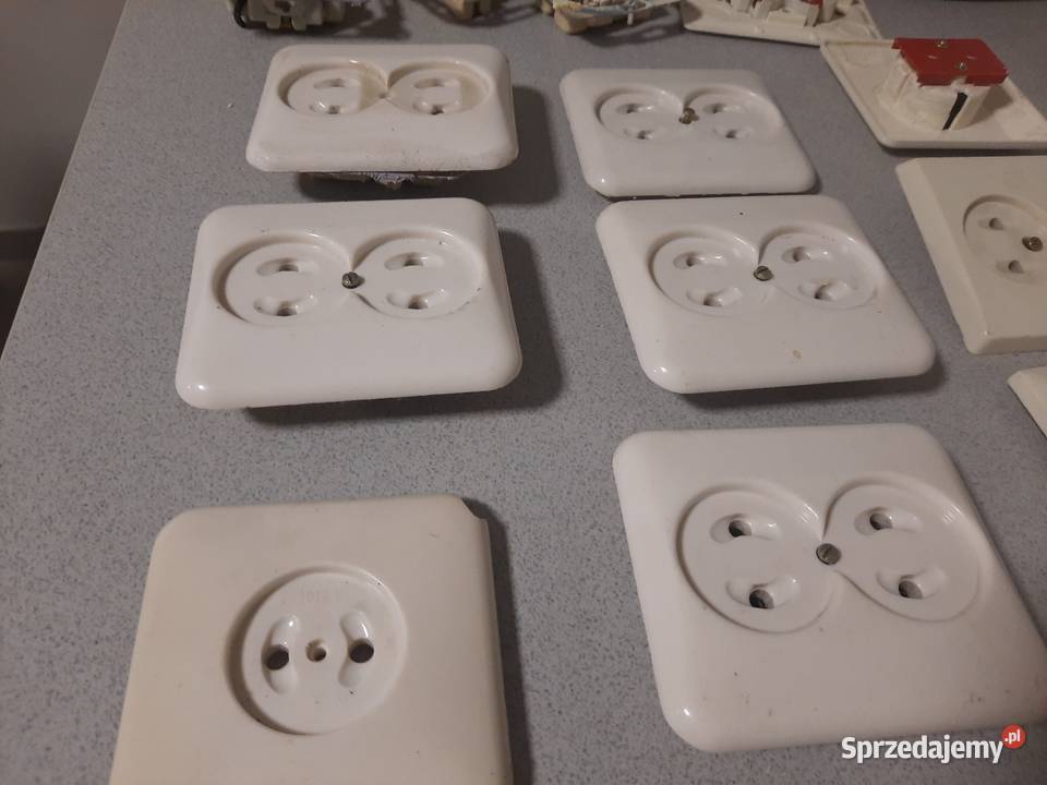 Stare gniazdkaelektryczne kontakty vintage