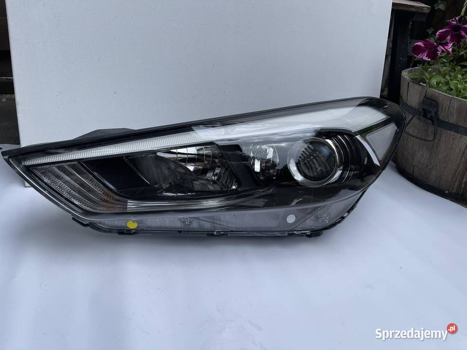 HYUNDAI TUCSON PRAWA LAMPA PRZÓD 9PIN Oświetlenie