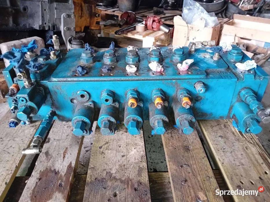 Rozdzielacz liebherr 900c Pozostałe Siewierz sprzedam