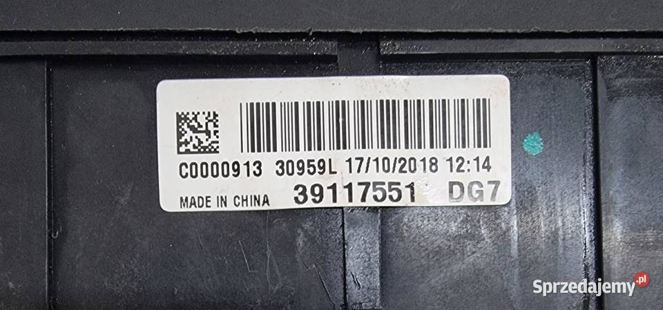 OPEL CORSA E 14 SKRZYNKA PUSZKA BEZPIECZNIKOW