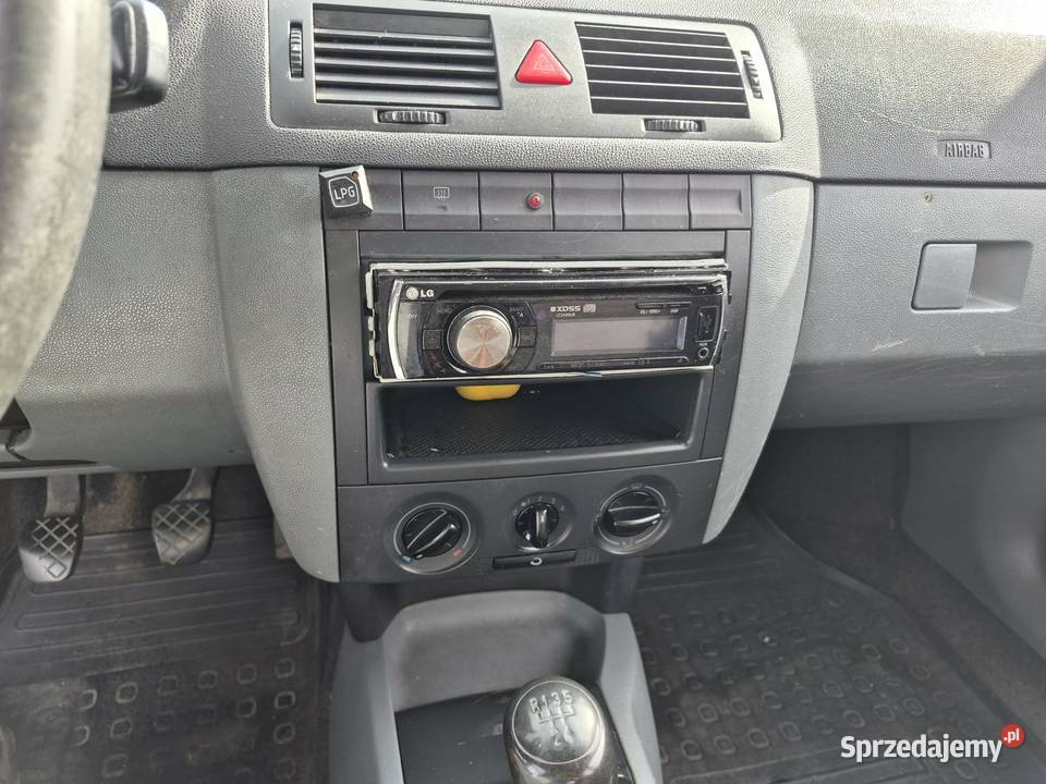 FABIA Z GAZEM długie opłaty 2003r Fabia Grajewo sprzedam