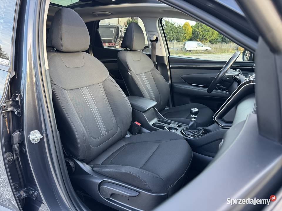 Hyundai Tucosn 16 BENZYNA Nawigacja Kamera Ledy światła do jazdy dziennej sprzedam