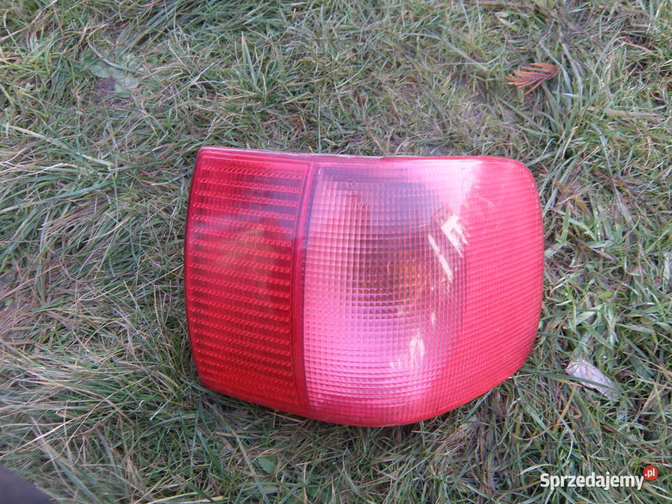 Lampa tylna prawa narożna w błotnik Audi 80 B4 małopolskie Kraków