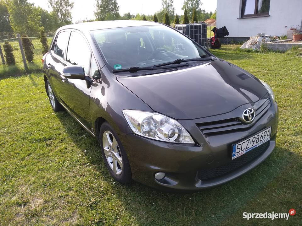 Toyota Auris 1,6 benzyna poliftowy