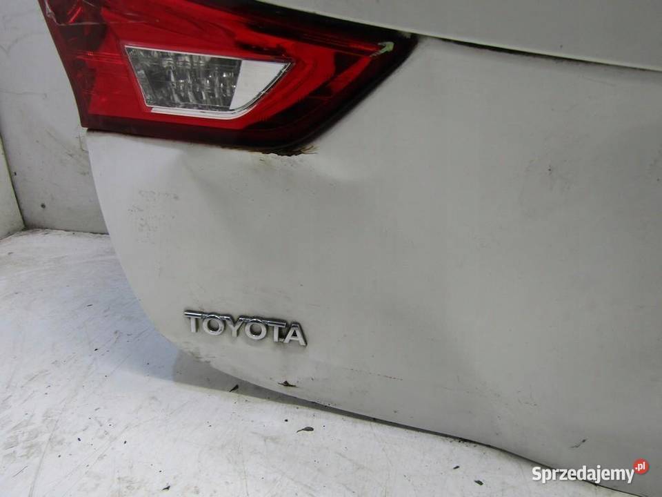 KLAPA BAGAŻNIKA TYLNA TYŁ HB 040 TOYOTA AURIS II