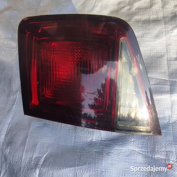Lampy tylne w klapę prawa i lewa dymione Kroczyce