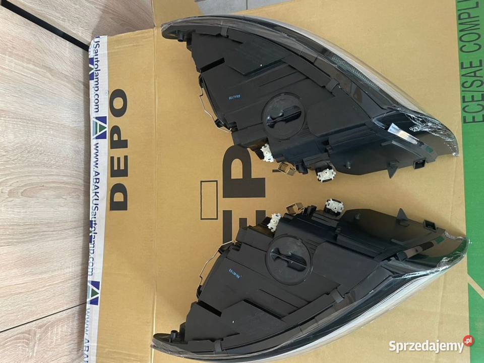 Volvo V50 S40 II reflektor przód nowy Lampy przednie Motycz