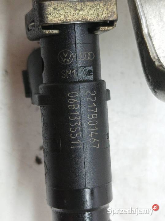LISTWA WTRYSKOWA 058133681 20 20V Audi A4 II