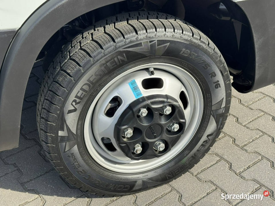 Iveco Daily 35C14 Kontener Winda 750 Na biały Widełki