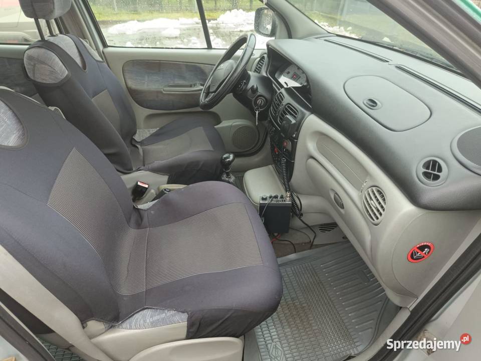 Renault Megane IV Hatchback 13 TCe 2019 Samochód światła przeciwmgielne Sanok