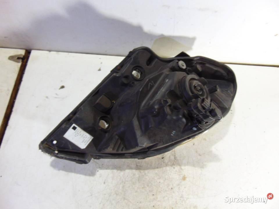 LAMPA PRAWA PRZEDNIA PRZÓD KANGOO III 260603401R osobowe Lampy przednie Oświetlenie