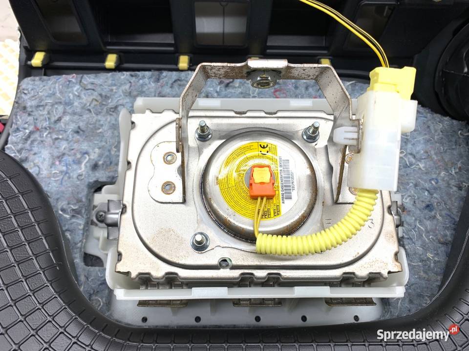 KOKPIT Z PODUSZKĄ PASAŻERA TOYOTA AYGO II sprzedam