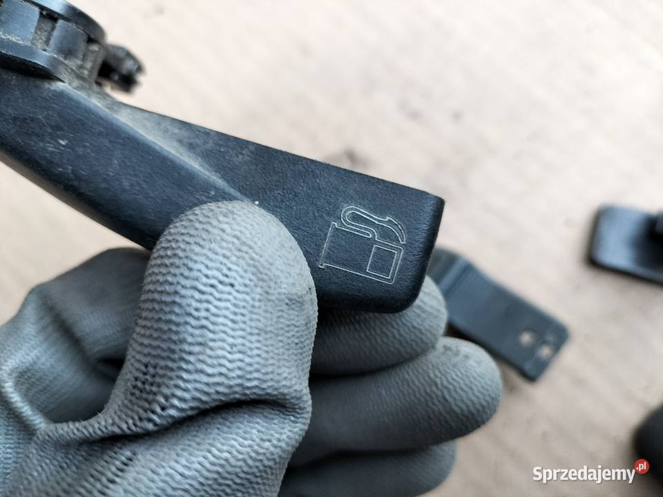 PEUGEOT 306 UCHWYT OTWIERANIA WLEWU RĄCZKA Pozostałe Kamień-Kolonia