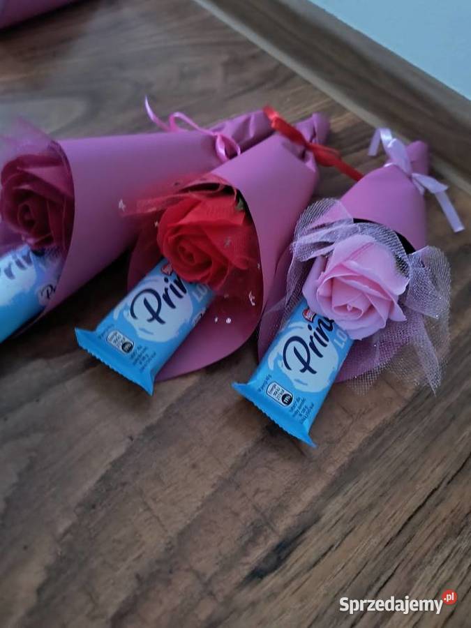 Pojedyncze róże mydlane Dzień Kobiet