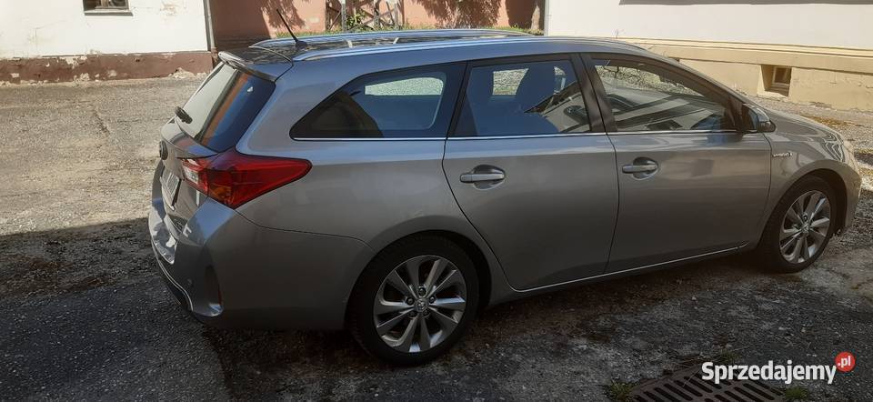 Toyota Auris 2 kombi 18 VVTi Hybryd Strart Paczków