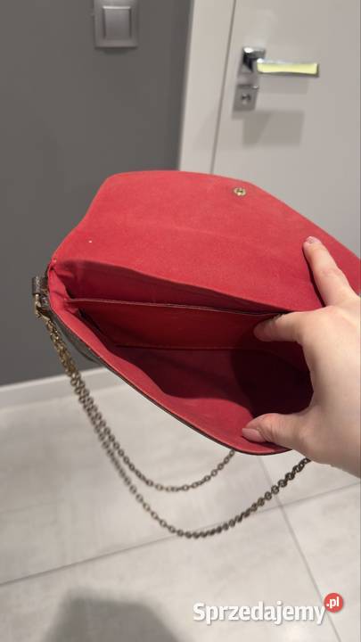 Mała brązowa torebka na złotym łańcuszku Katowice