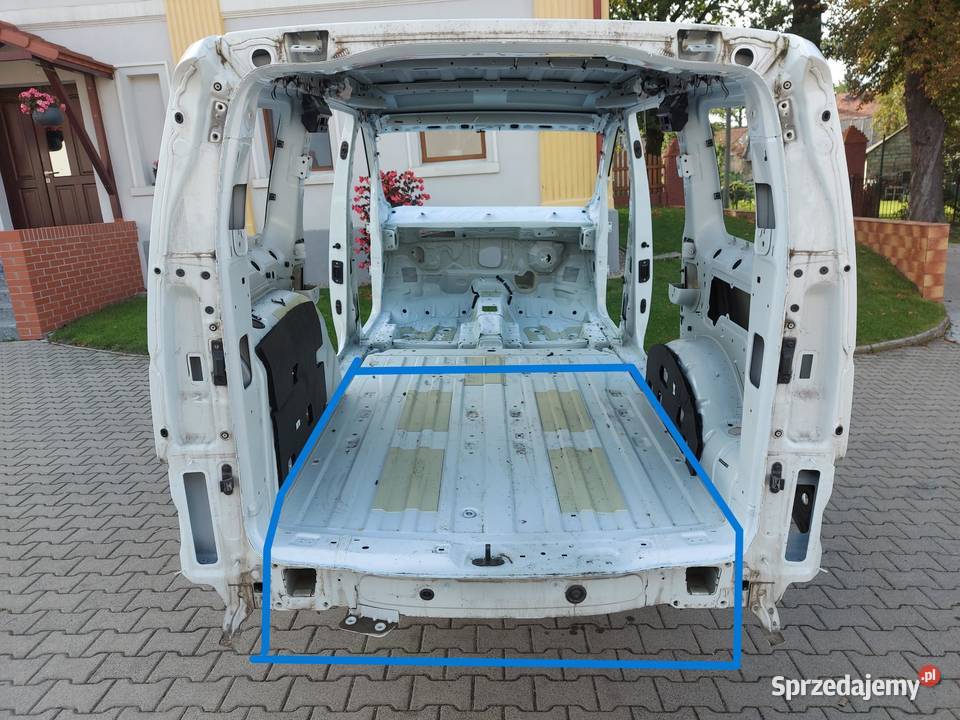 Ford Tourneo Connect III MK3 PAS TYLNY PODŁOGA