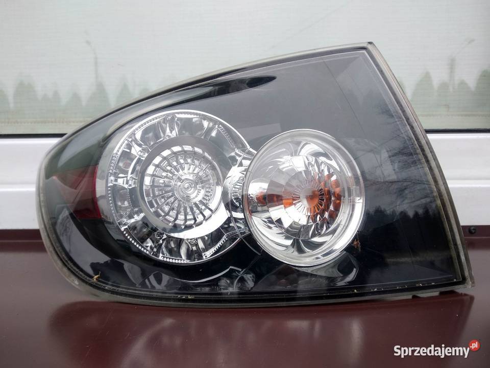 Mazda 3 BK sedan lampa tył tylna lewa narożna w Lampy tylne Sieradz