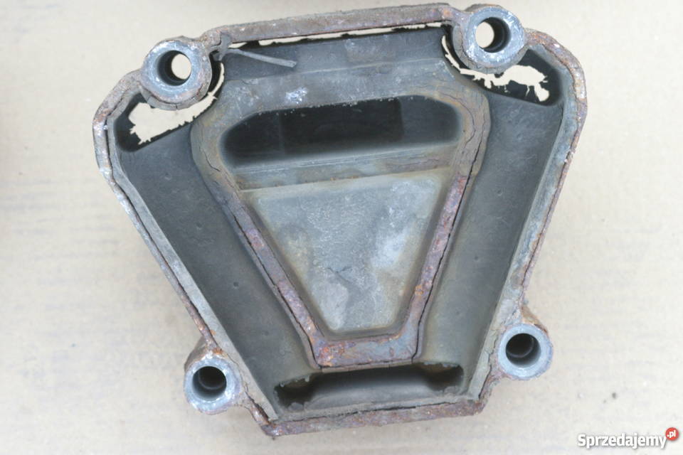 IVECO STRALIS EURO 5 ŁAPA MOCOWANIE PODUSZKA Bieleń