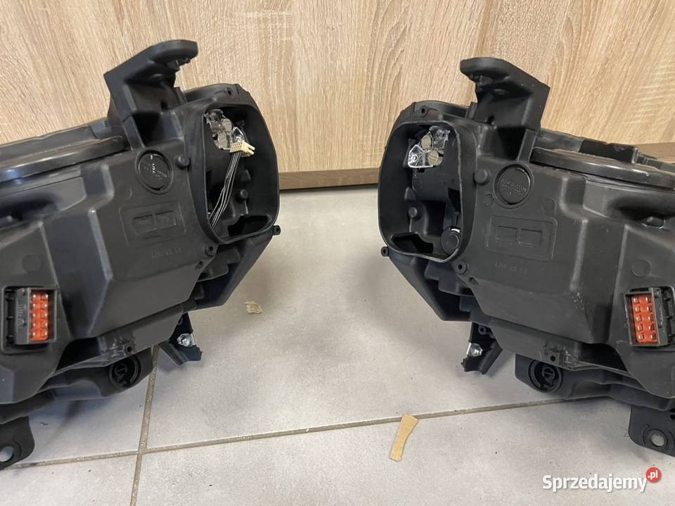 Opel Insignia b lift reflektor przód nowy osobowe Motycz