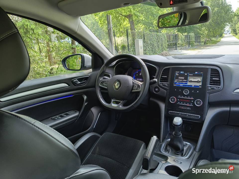 Zadbane Renault Megane IV 2019r 15 dCi 197 salon 4/5