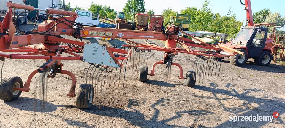 Zgrabiarka Kuhn GA 6000 nie Krone Claas Zgrabiarki i przetrząsacze wielkopolskie Wągrowiec