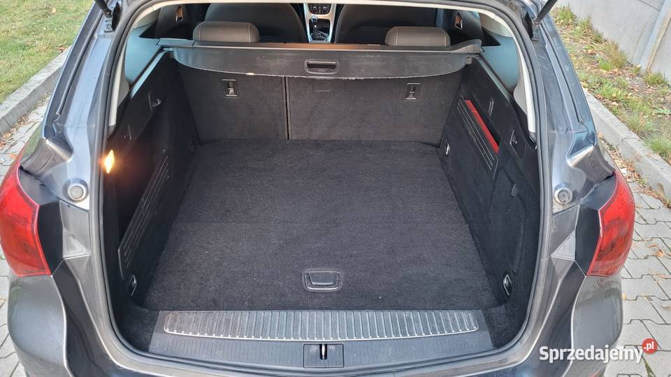 Opel Astra J 14T 140 klima navi hak elektrycznie ustawiane fotele Łódź