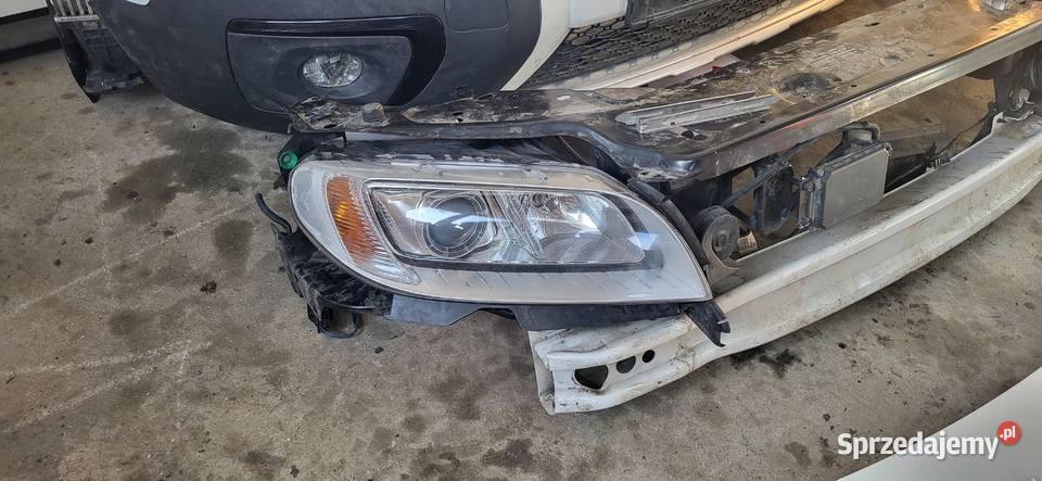 Sprzedam lampy przód volvo xc70 cross country Narol