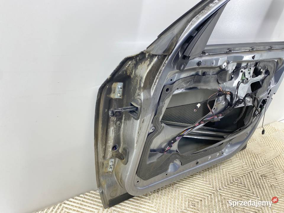 DRZWI PRAWY PRZÓD BMW E83 SUV 0311 SILBERGRAU osobowe