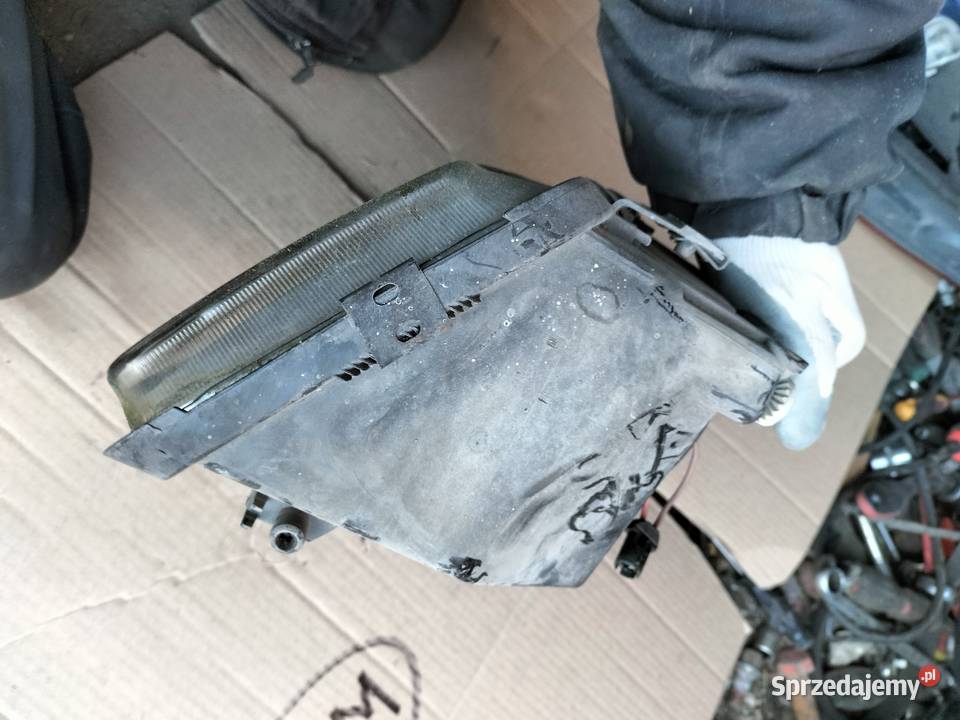 AUDI A38L A3 8L LAMPA PRZÓD PRZEDNIA PRAWA HELLA prawe Lampy przednie