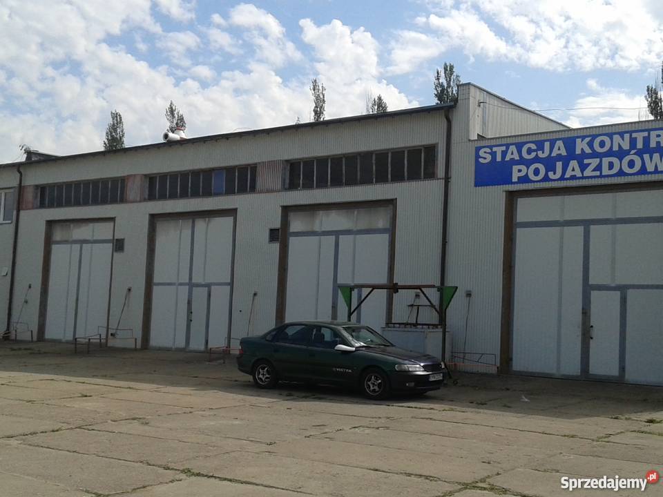 Zajezdnia i portiernia z nieczynną stacją paliw pomorskie Słupsk