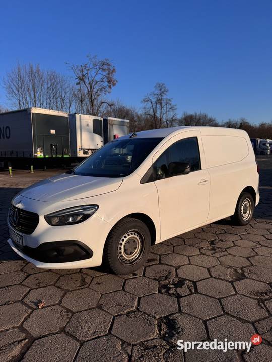 Syndyk sprzeda samochód MercedesBenz Citan Rok produkcji 2023 Wrocław