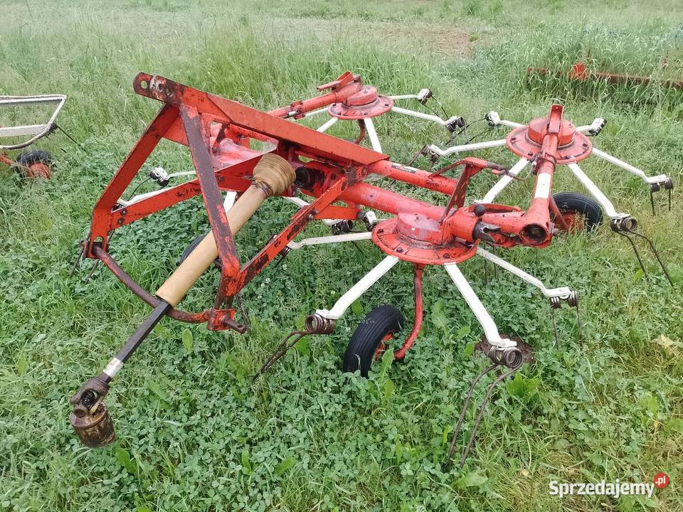 Zgrabiarka karuzelowa do siana Jastrzębia
