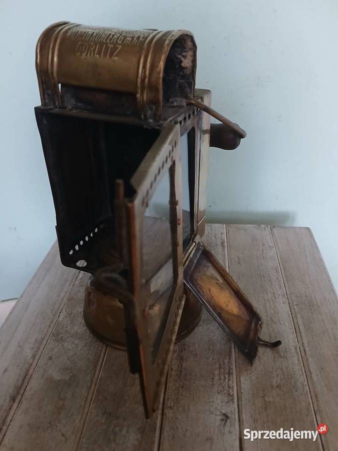 Mosiezna stara lampa kolejowa Kraków