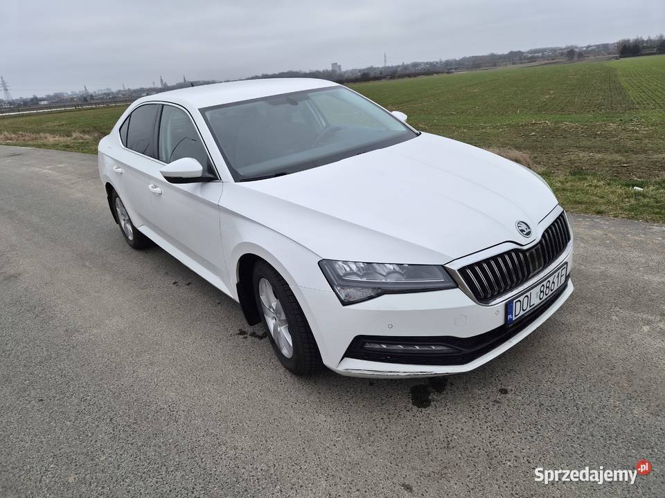 Skoda Superb Skoda Superb 16 TDI DSG 7 2019r wielofunkcyjna kierownica Oleśnica