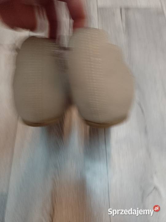 4243 Beżowe baleriny wieczorowe z zapięciem NOWE Balerinki Kraków