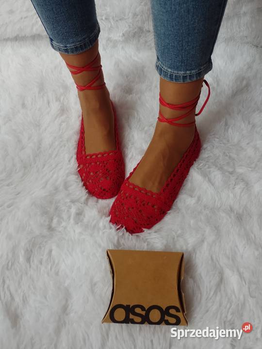 39 ASOS DesignCzerwone baleriny ażurowe z