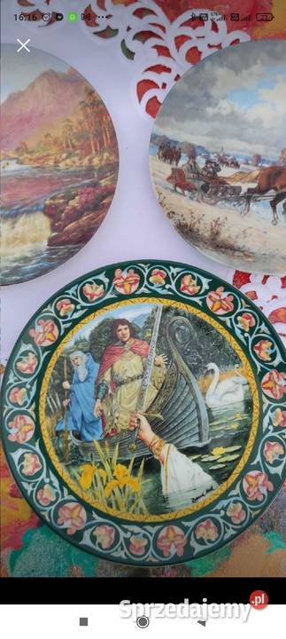 Kolekcjonerski talerz porcelanowy sygnowany Antyki Pabianice