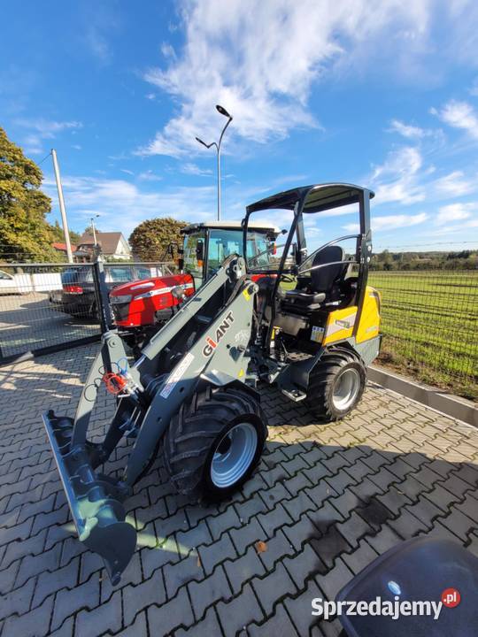 Sprzedam ładowarkę GIANT G 2300 HD łódzkie Biała Rawska sprzedam