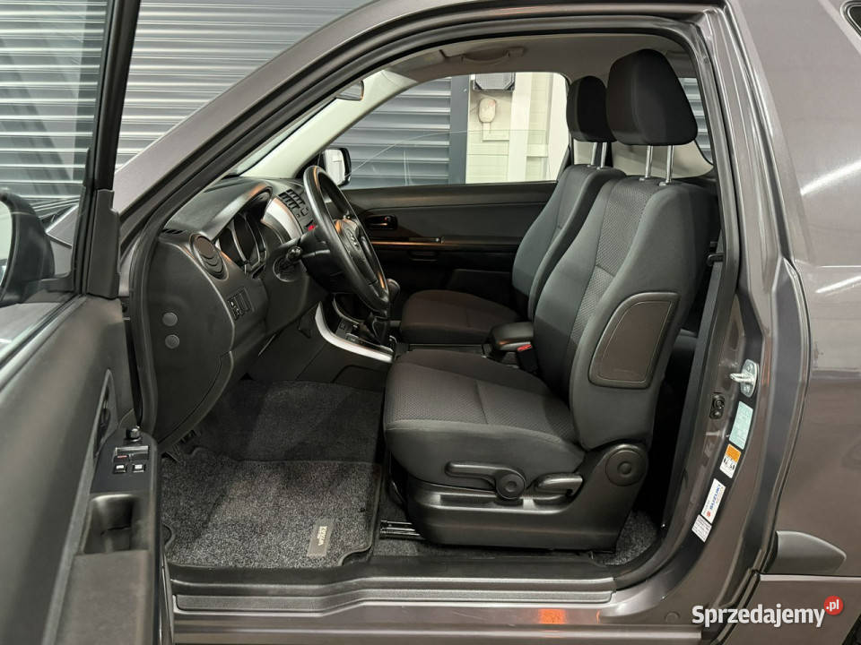 Suzuki Grand Vitara 4x4 Fabrycznie nowa 20tyśkm wspomaganie kierownicy Chechło sprzedam