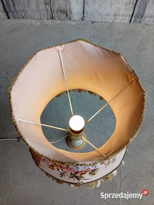 klasyczna lampka stołowa w stylu vintage 257