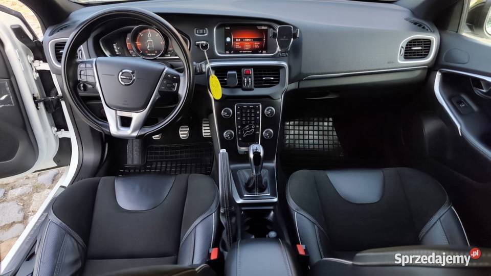 Volvo V40 RDesign 20 Diesel 150 2017 Pierwsza światła LED V40 Dolna Grupa