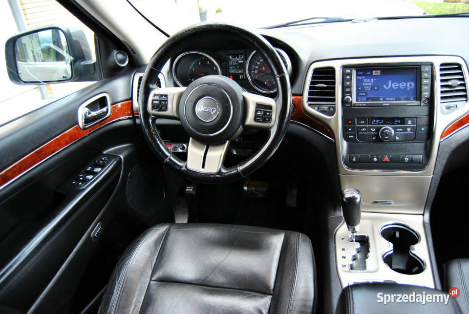 Jeep Grand Cherokee Zarejestrowany 2 komplety Zarejestrowany w Polsce Modliborzyce sprzedam