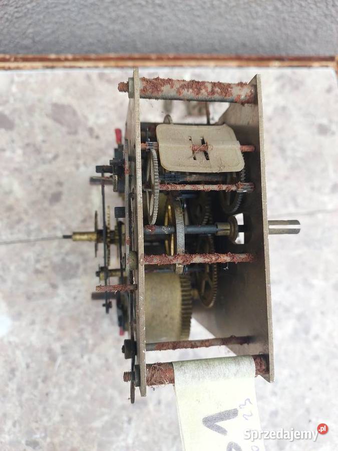 661 Mechanizm starego zegara ściennego Metron